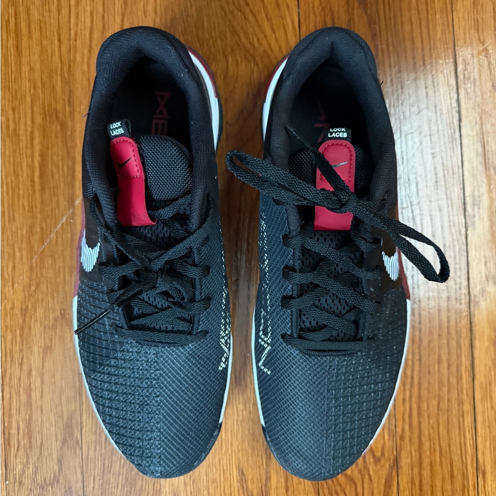 NWOT Nike Metcon 9 Black and Red